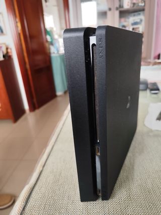 Consola PS4 Slim Edición Limitada Negra