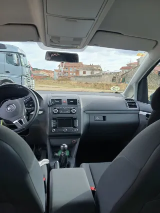 Volkswagen Touran 2011