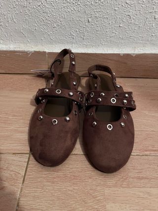 Manoletinas Lefties Marrones Tachuelas