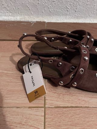 Manoletinas Lefties Marrones Tachuelas