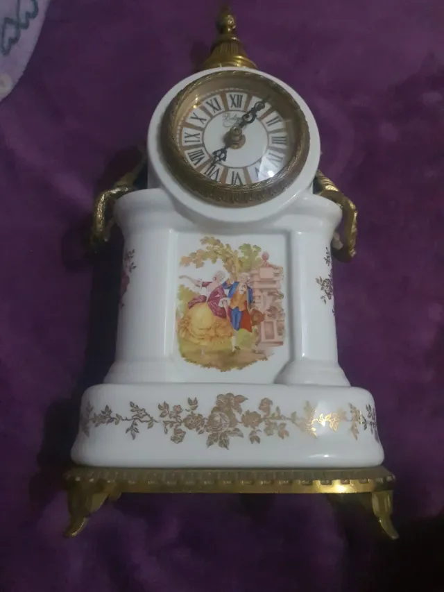 Orologio da tavolo in porcellana e bronzo