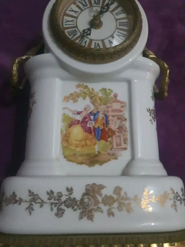 Orologio da tavolo in porcellana e bronzo