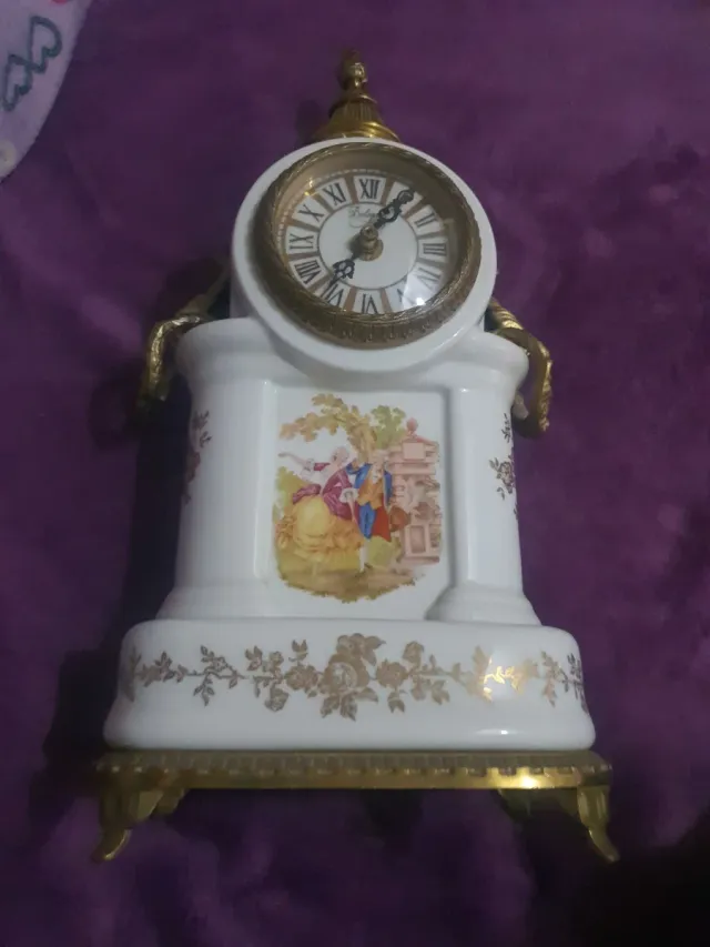 Orologio da tavolo in porcellana e bronzo