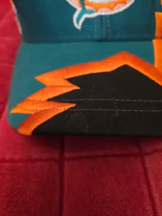 Cappello Miami Dolphins NFL jagged edge 1996 90s