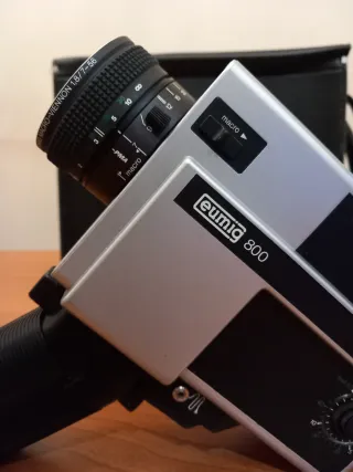 Cámara de vídeo 8 Eumig 800