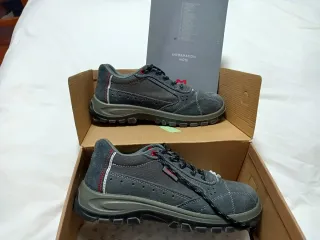 Zapatos de seguridad WÜRTH grises y rojos