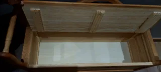 Banco de madera con baúl