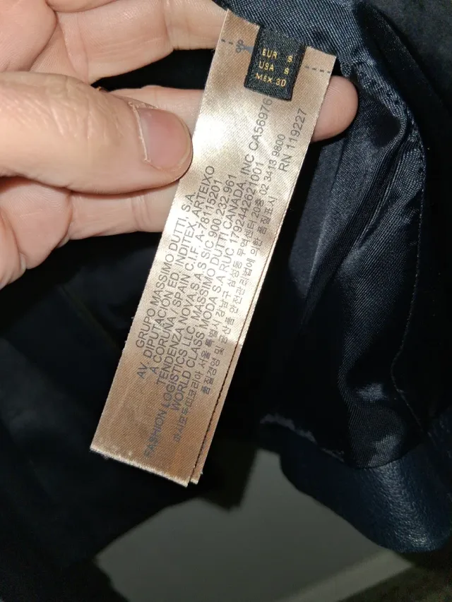 Chaqueta de piel azul oscura