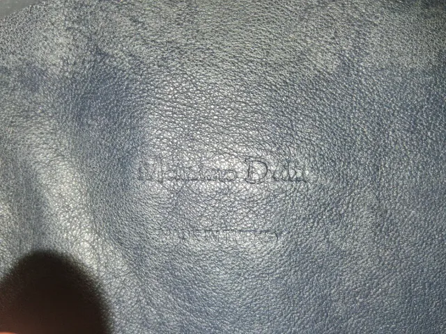 Chaqueta de piel azul oscura