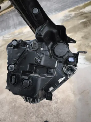 Faro Izquierdo KIA SPORTAGE año 2021-2025