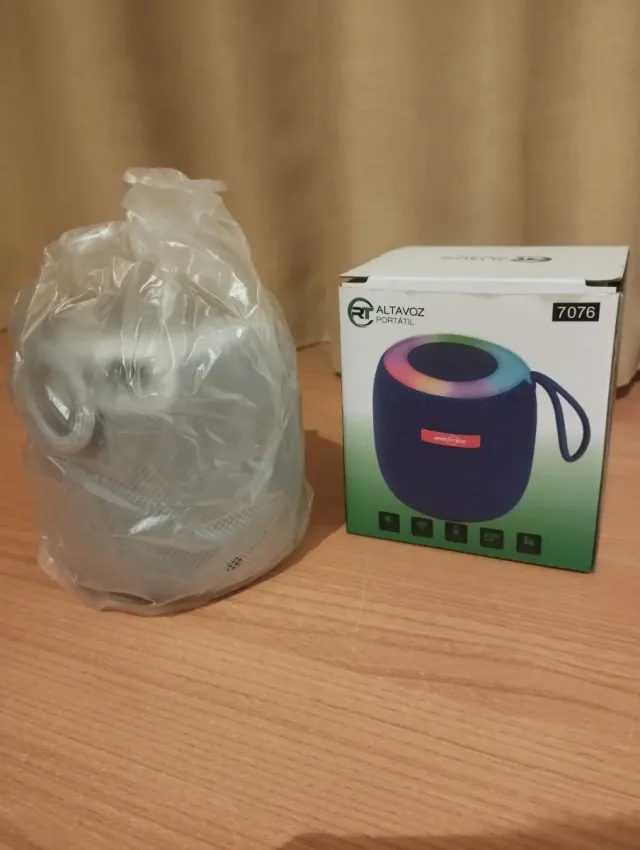 Altavoz Portátil RT 7076