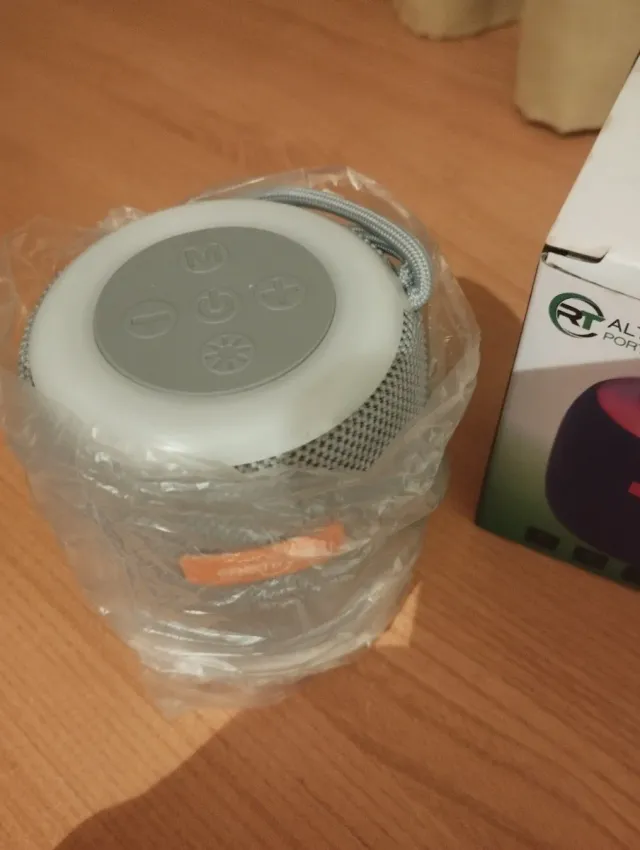 Altavoz Portátil RT 7076