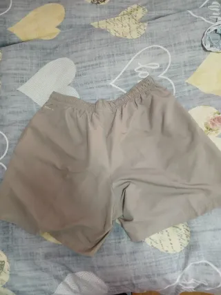 Pantalón corto beige