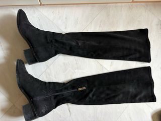 Stivali alti neri Stradivarius