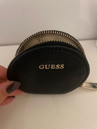 Cartera Guess Negra Redonda