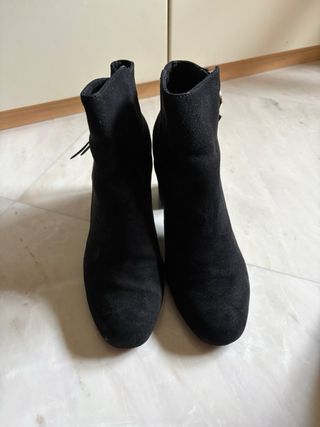 Stivaletti neri Bershka con tacco