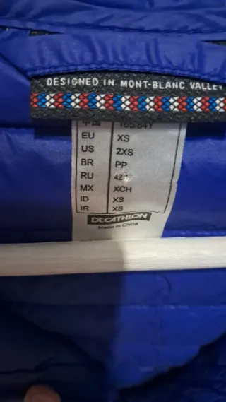 Chaqueta azul Decathlon con capucha