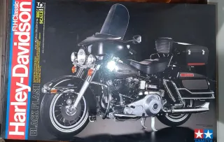 Maqueta Tamiya 1/6 Harley Davidson FLH Classic