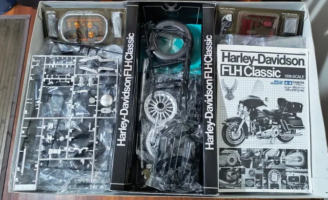 Maqueta Tamiya 1/6 Harley Davidson FLH Classic