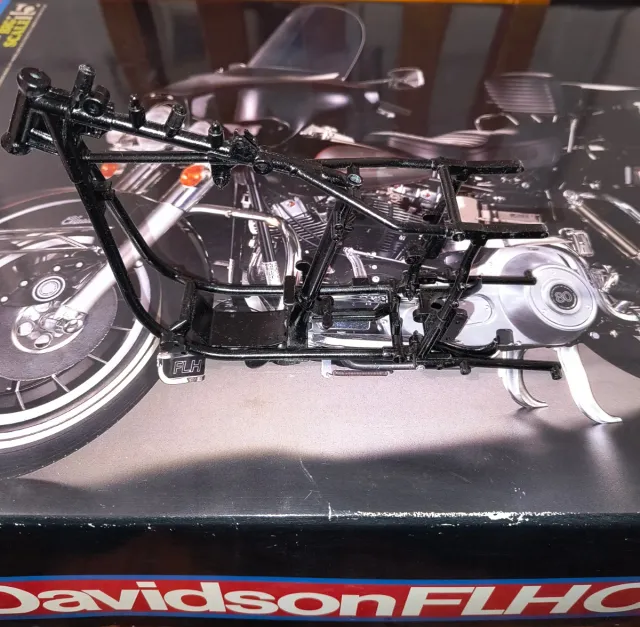 Maqueta Tamiya 1/6 Harley Davidson FLH Classic