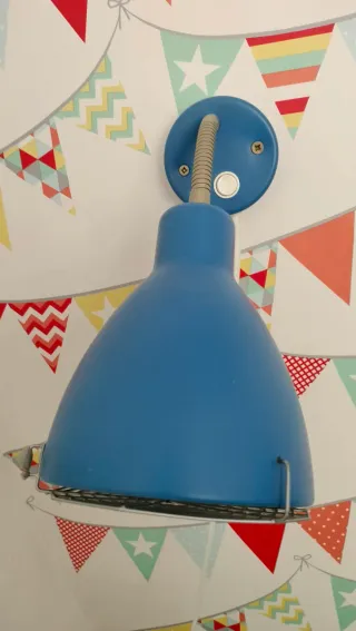 Lámpara flexo infantil azul de pared