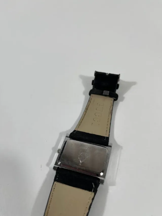 Reloj Gucci Vintage Negro y Plateado