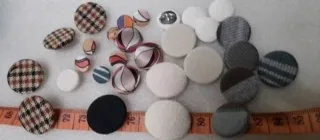 Lote 25 botones- 5 modelos