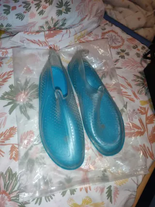 Zapatillas de agua azules