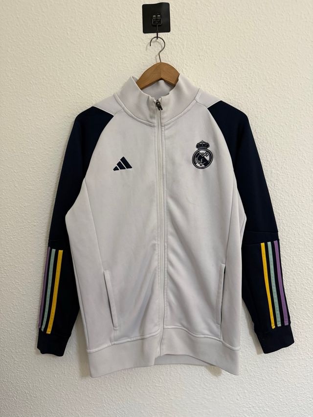 Chaqueta Real Madrid Adidas Oficial 22/23.