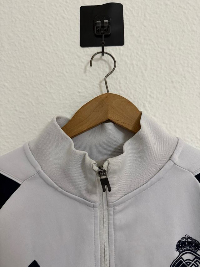 Chaqueta Real Madrid Adidas Oficial 22/23.