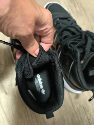 Botines Adidas Mujer Talla 39 Negro Dorado