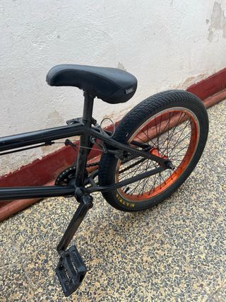 Bicicleta BMX Maxxis como nueva