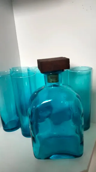 Licorera, cubitera y vasos tubo