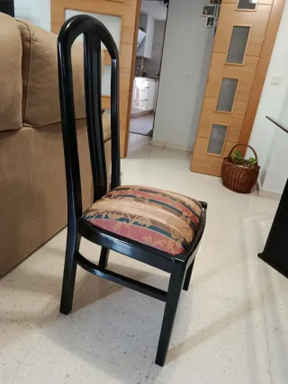 Mesa cristal y madera + 4 sillas. JUNTO o SEPARADO