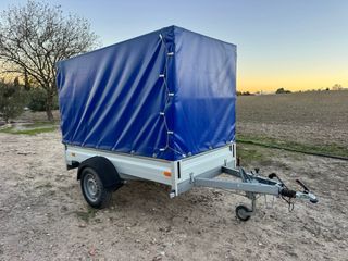Remolque con lona