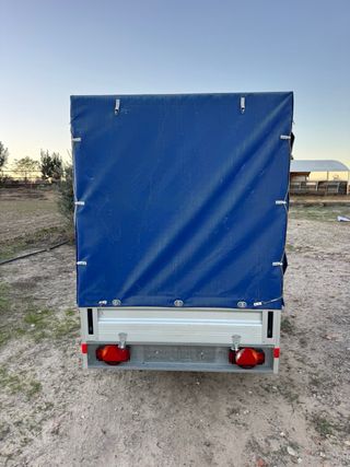 Remolque con lona