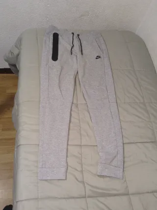 Conjunto Nike Tech Gris