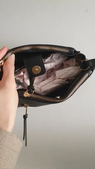 Bolso de hombro Parfois negro y regalo(cosmetica)