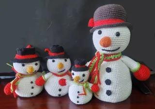 Amigurumi Muñeco de Nieve Hecho a Mano