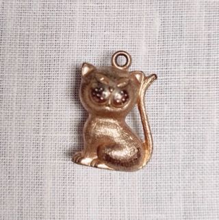 Lote 4 charms o colgantes dorados