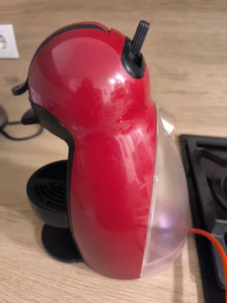 Cafetera Dolce Gusto Roja