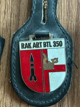 4 stemmi Battipetto rari e 3 spille militari