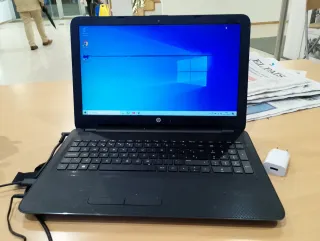 Ordenador HP Negro con raya en pantalla