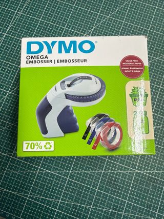 Dymo Etiquetadora en Relieve con 3 Cintas