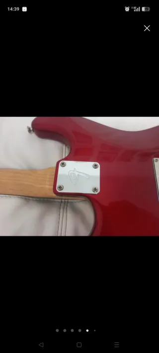 Fender Squier stratocaster mejorada + amplificador