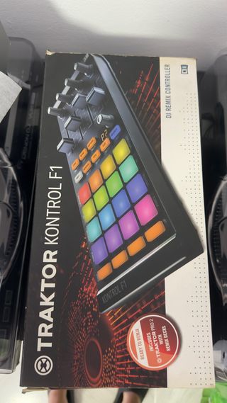 Traktor Kontrol F1 DJ Remix Controller