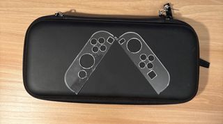 Funda Nintendo Switch y protectores Joysticks