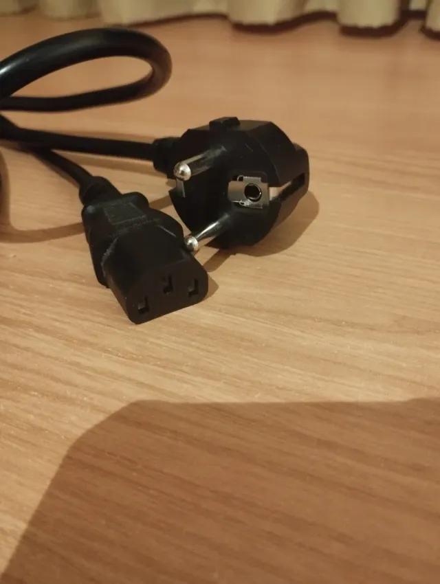 Cable de Alimentación Negro