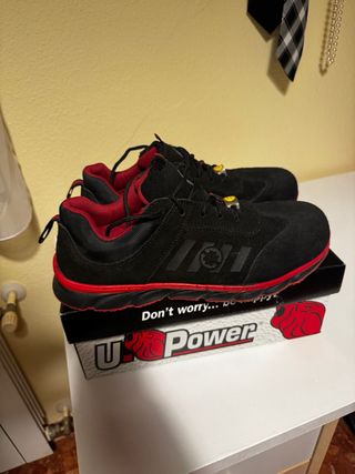 Zapatillas U-Power Negras y Rojas