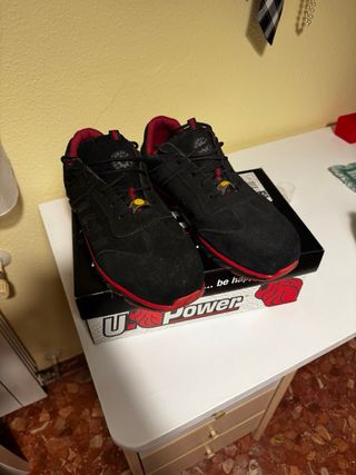 Zapatillas U-Power Negras y Rojas